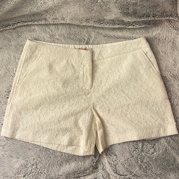 St. Tropez Pants - NWOT St. Tropez West Lace White Shorts, size 10